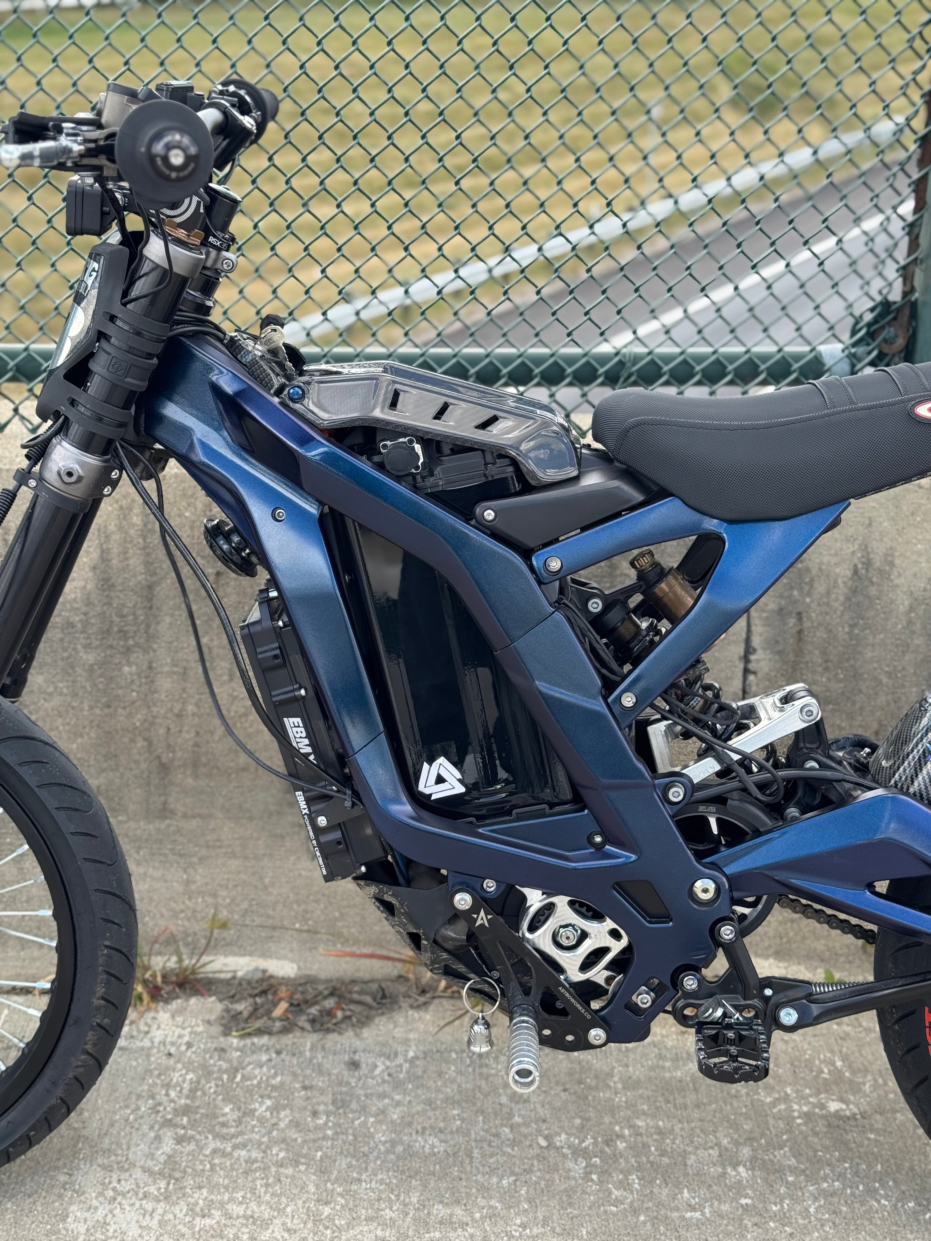 Surron LBX Frame Guards – VELO